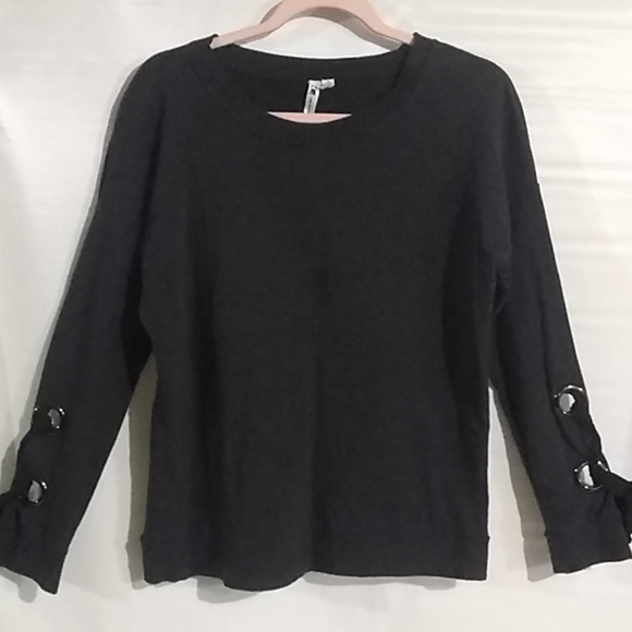 Cable & Gauge Long Sleeve Crewneck - Picture 1 of 4